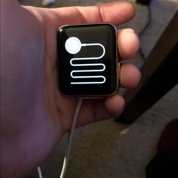 Apple Watch series 3 GPS ONLY 42mm - Picture 4 of 4